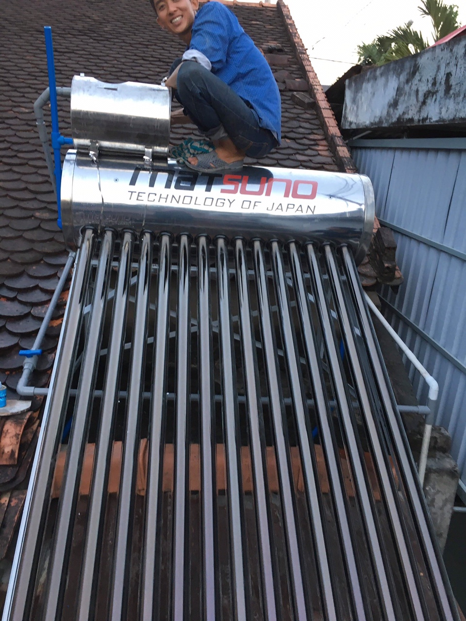 Sửa chữa máy nước nóng năng lượng mặt trời