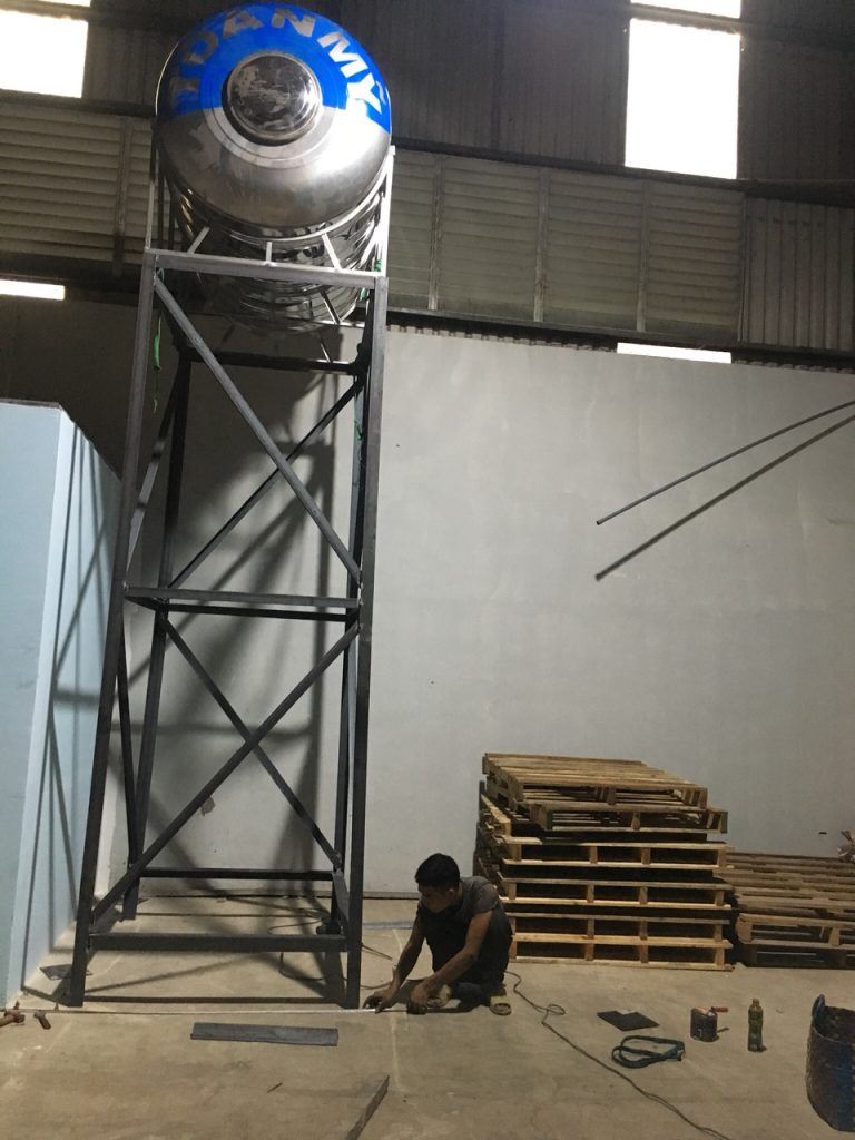 hàn nâng chân bồn nước 
