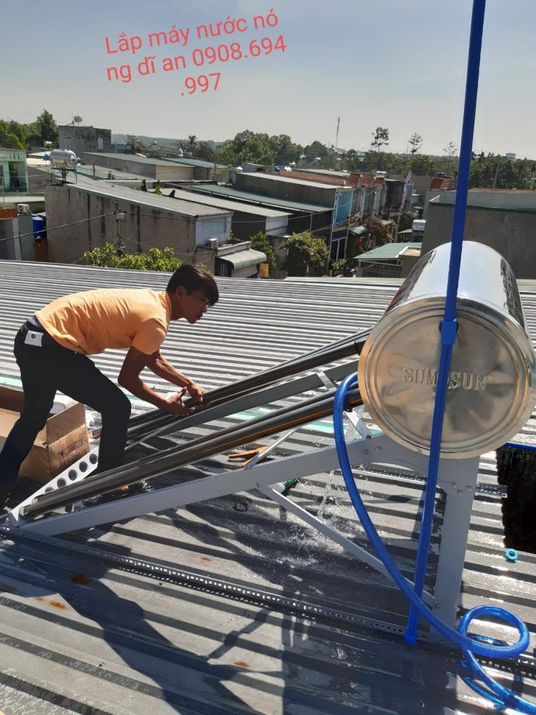 Máy nước nóng năng lượng mặt trời Dĩ An