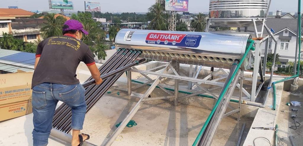 máy nước nóng năng lượng mặt trời 160 lít 