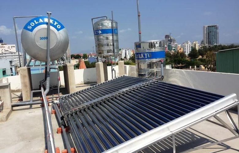 Máy nước nóng công nghiệp năng lượng mặt trời là gì?