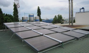 Máy nước nóng năng lượng mặt trời công nghiệp