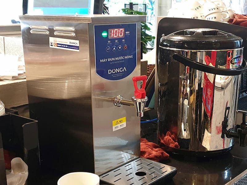 Vệ sinh máy đun nước nóng công nghiệp đúng cách