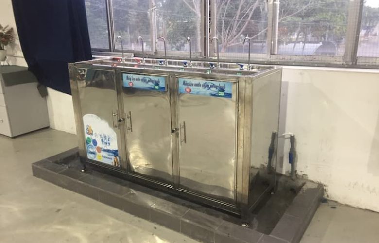 Mua máy lọc nước nóng lạnh công nghiệp ở đâu uy tín?
